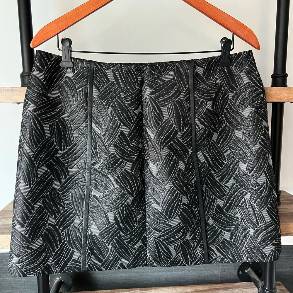 BCBGMaxAzria Black and Gray Patterned Skirt - Picture 4 of 6